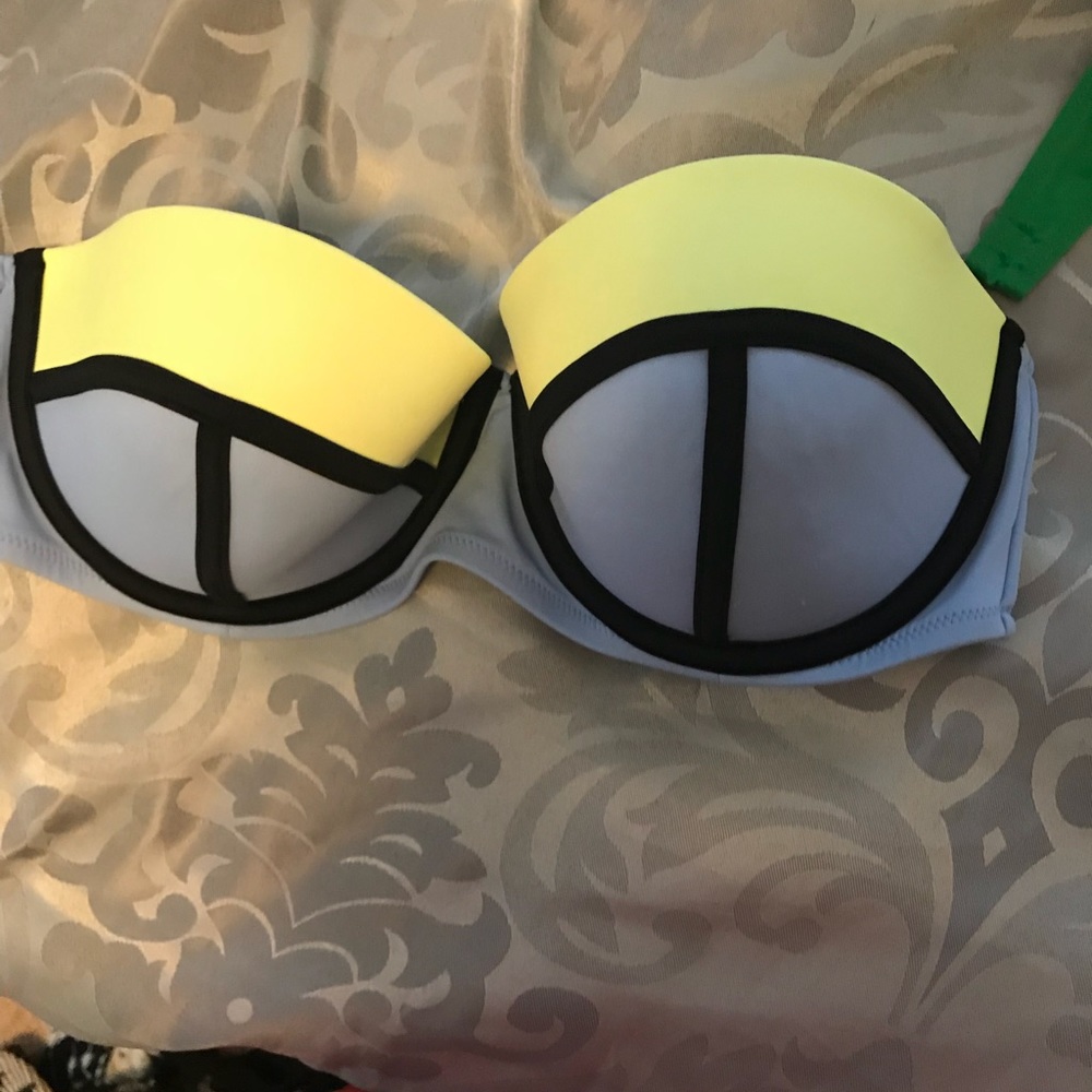 Victoria’s Secret bikini top